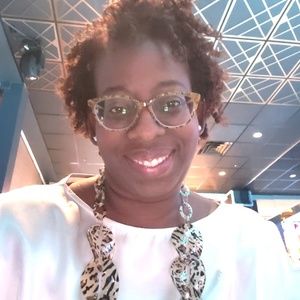 Meet your Posher, Dionne